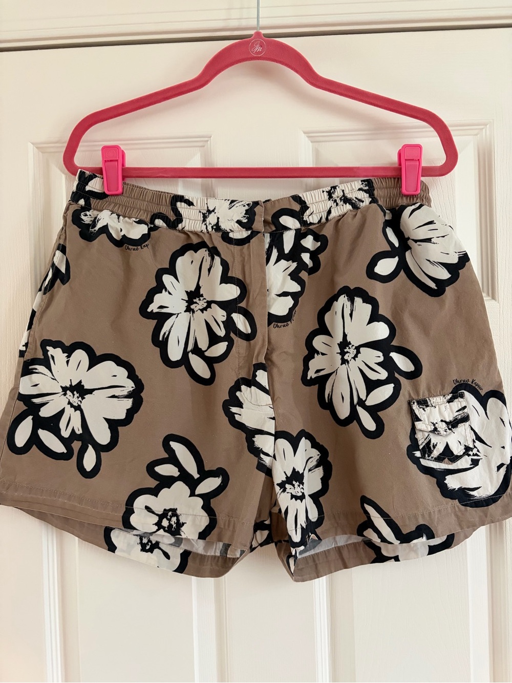Women’s Floral Print Shorts in Taupe